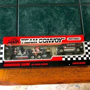 Nascar Goodwrench Racing Team Convor by Matchbox